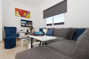 TV - Elite Luxury Villa / Private Pool / Privacy (Protaras)