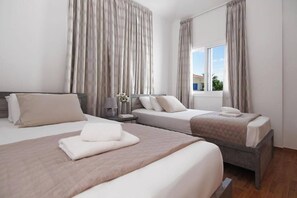 4 habitaciones, tabla de planchar con plancha y wifi gratis