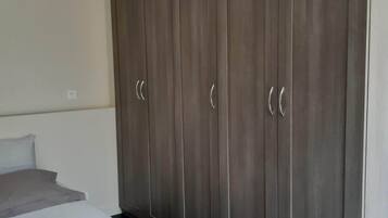 1 chambre, bureau, fer et planche Ă repasser, Wi-Fi gratuit