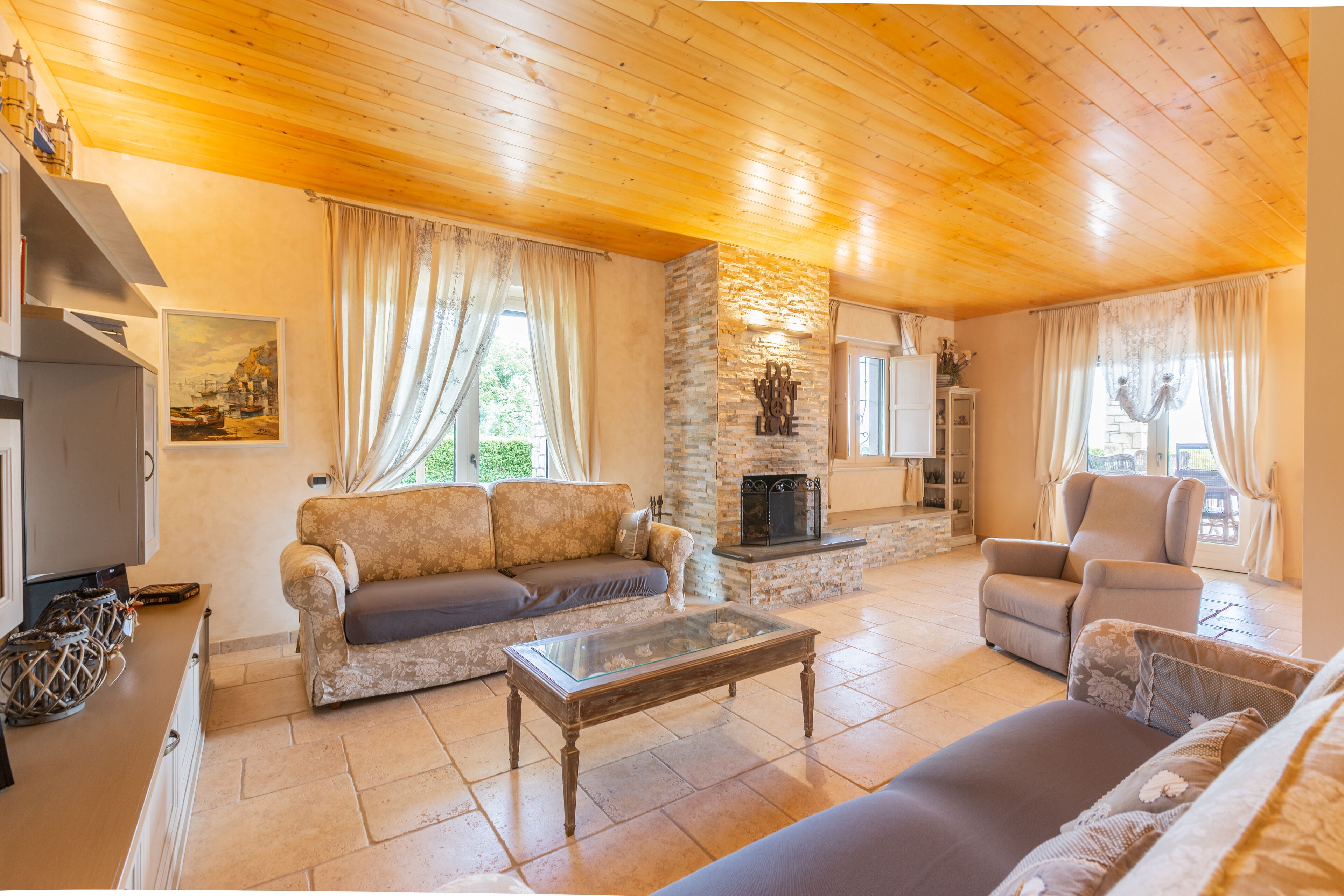 Villa, terrasse, côté montagne | Salle de séjour