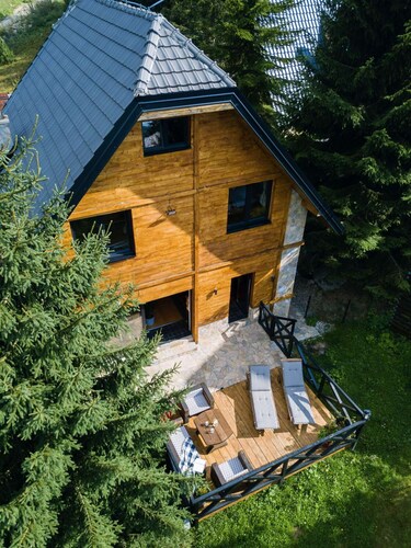 Kezman Mountain Villa