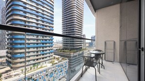 Terrace/patio - Pure Living - Beautiful 1BR With View of Burj Khalifa  (Dubai)