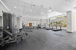 Gym - Pure Living - Beautiful 1BR With View of Burj Khalifa  (Dubai)