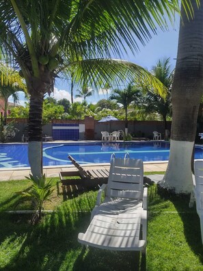 Innendørsbasseng og utendørsbasseng