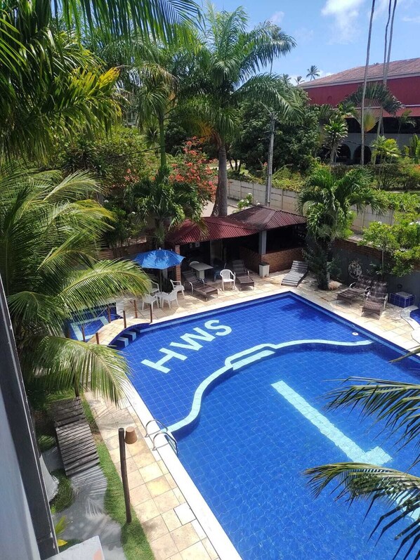 Innendørsbasseng og utendørsbasseng