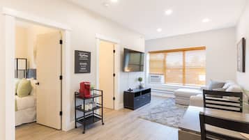 Apartment, 2 Schlafzimmer, Stadtblick | Innenbereich