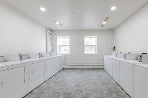 Interior - Updated 2 Bedroom Apartment (Great Falls)