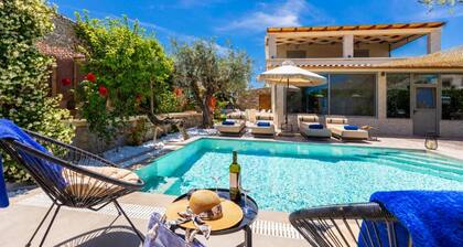 Villa Ammos - Drei Schlafzimmer Villa, Schläft 6