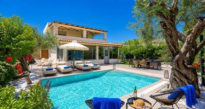 Villa Ammos - Three Bedroom Villa, Sleeps 6