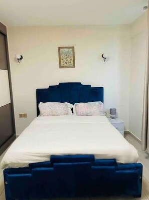 1 bedroom, iron/ironing board, WiFi, bed sheets