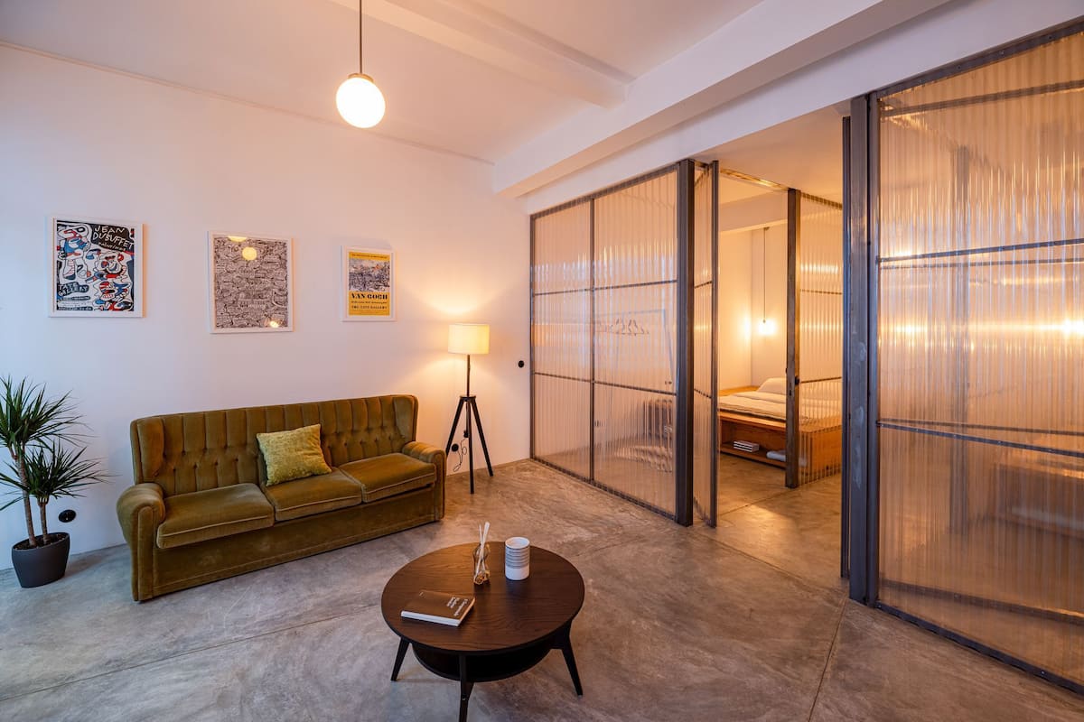 Apartment | Desk, WiFi (free), bed sheets