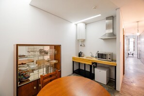 Appartement | Cuisine privée | Mini réfrigérateur, micro-ondes, ßlots de cuisine