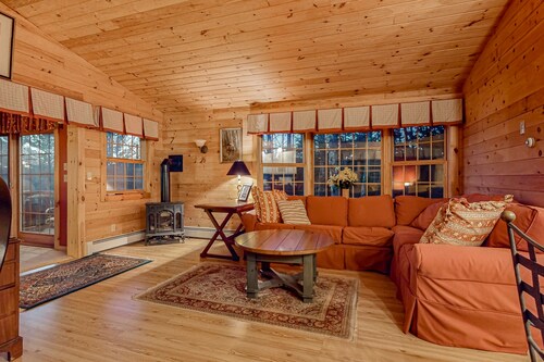 Mountain cabin by skiing with fireplaces & well-equipped kitchen - dog-friendly