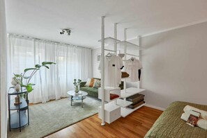 2 Schlafzimmer, Schreibtisch, Bügeleisen/Bügelbrett, kostenloses WLAN
