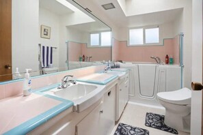 Bathroom - "Merced Manor: Luxurious 6BR Home for Ultimate Comfort and Convenience" (Merced)