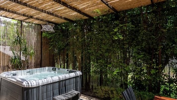 Baignoire à remous extérieure