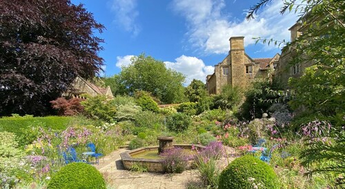 Bard's Nest Scholars Cottage, town centre, 2 bedrooms 2 bathrooms, 5 mins  RSC 