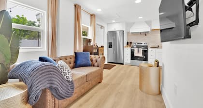 Designers spot - No Extra Fees - Palm Wave Says