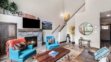 TV, fireplace