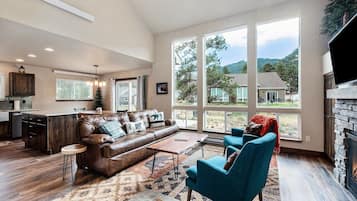 Télévision, cheminée