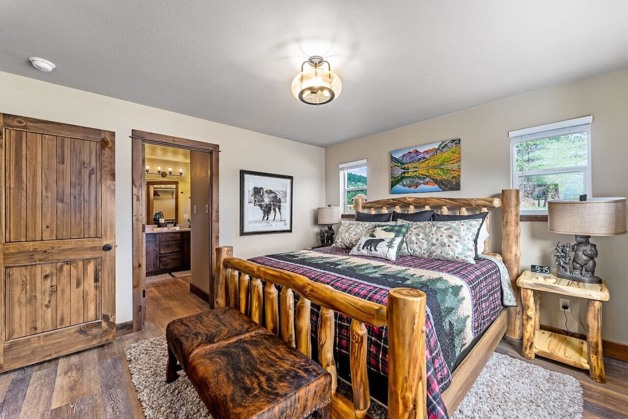 3 slaapkamers, een strijkplank/strijkijzer, reisbedje, wifi