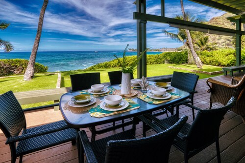 "Beachront Paradise" Surf, scuba, swim, snorkel, sunsets & serenity at your door