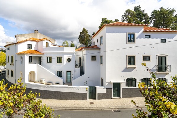 Front of property - Forest Villas Guest House (Leiria)