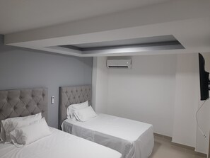 Basic Apartment | 16 bedrooms, free WiFi - Granada suites aparta estudio (Cali)