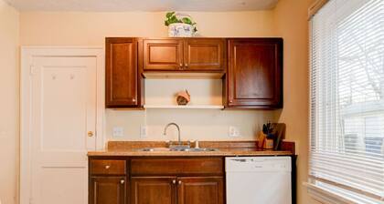 Charming 2BR 1 bath in the heart of CLE Heights