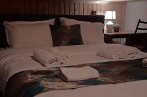 Chambre | Décoration personnalisée, ameublement personnalisé, bureau