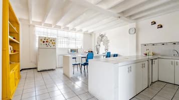 Kühlschrank, Kochgeschirr/Geschirr/Besteck