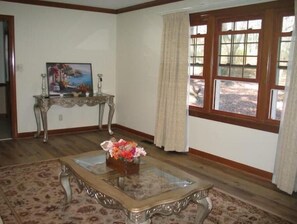 Interior - Cary Top Location Ranch Home (Cary)