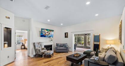 30 miles from UF, 15 min to WEC, Ocala Speedway, I75, 20 min to downtown Ocala!