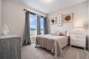 3 bedrooms, WiFi, bed sheets