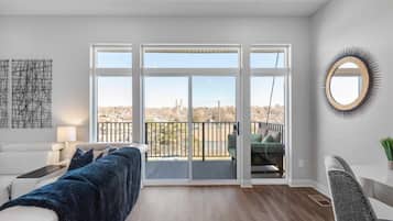 Televisión y chimenea