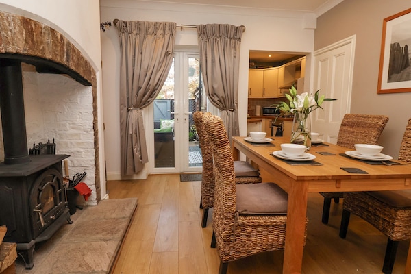2 bedrooms, individually decorated, individually furnished, free WiFi