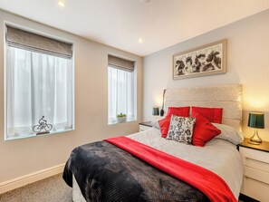 3 bedrooms, free WiFi, bed sheets - 3 bedroom accommodation in Tyn Y Gongl, near Benllech (Tyn Y Gongl, near Benllech)