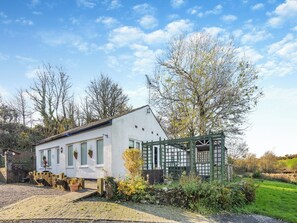 Exterior - 3 bedroom accommodation in Tyn Y Gongl, near Benllech (Tyn Y Gongl, near Benllech)