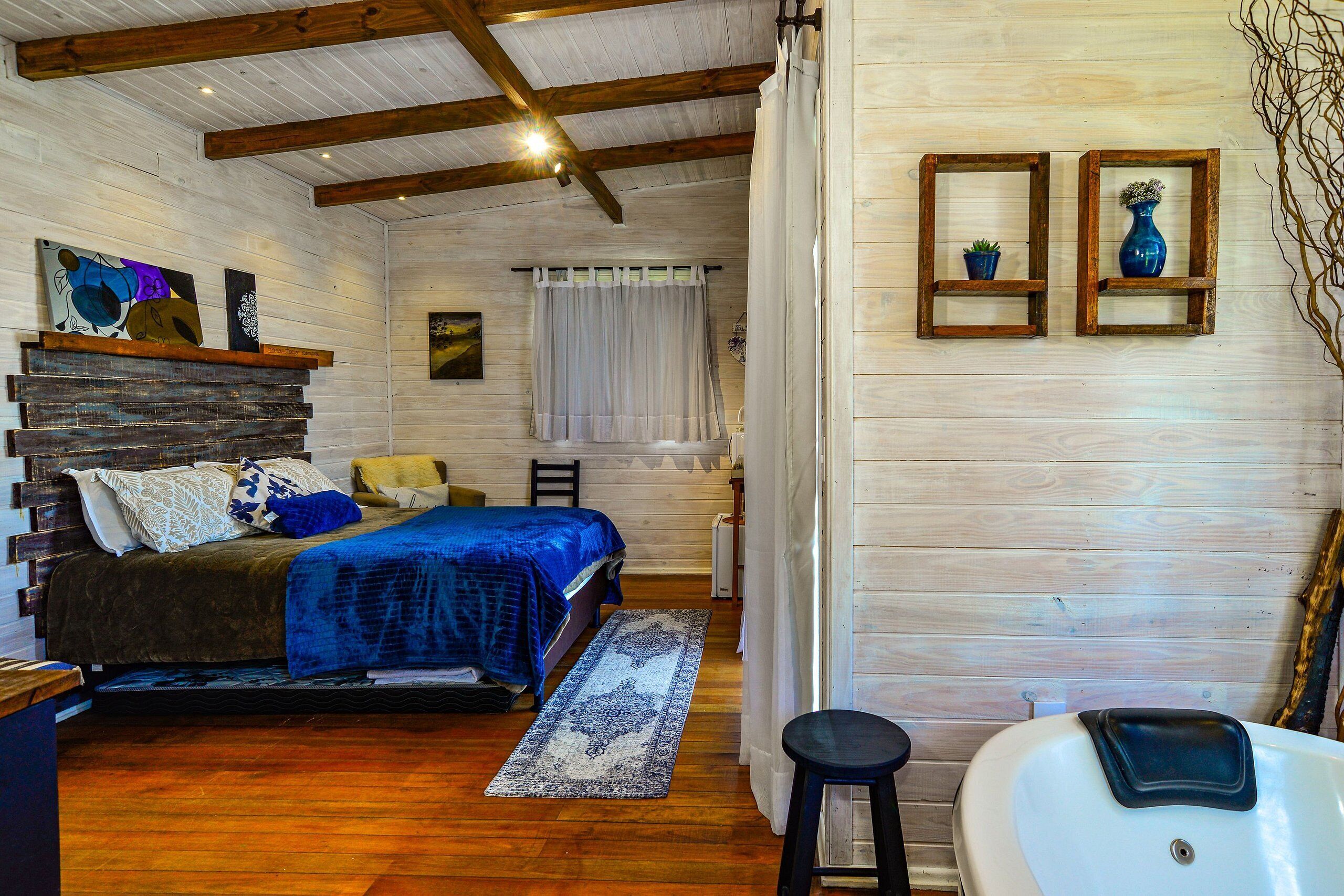 Cabin | Premium bedding, free WiFi, bed sheets