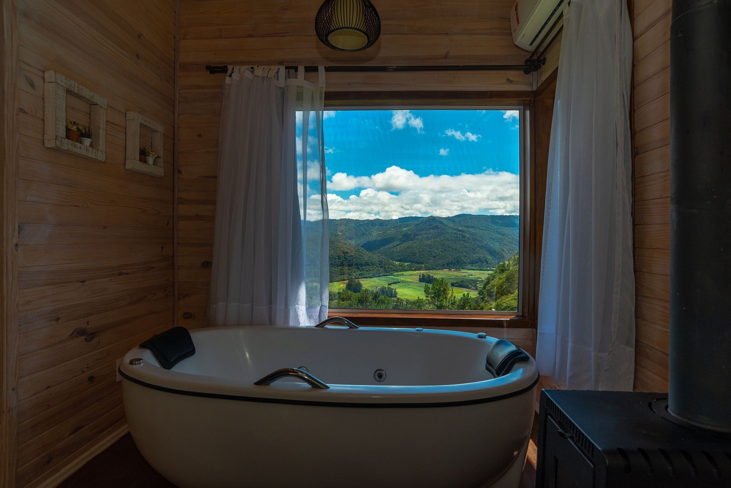 Cabin | Bathroom | Separate tub and shower, jetted tub, hair dryer, towels