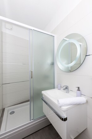 Dobbeltrom – comfort, anneks | Bad