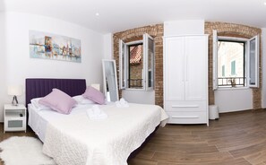 Bureau, Wi-Fi gratuit, draps fournis