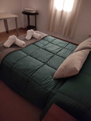 5 bedrooms, iron/ironing board, free WiFi, bed sheets - Villa Cuartelillos, te Espera; Disfrútala con tu Familia o Amigos (Jaén/Alcaudete/Sabariego)