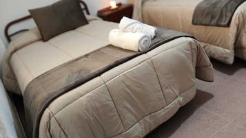 5 habitaciones, tabla de planchar con plancha y wifi gratis