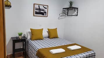 Economy Double Room | Bathroom