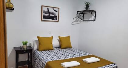 M-A Catrachos Rooms