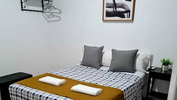 Basic Double Room | Iron/ironing board, free WiFi