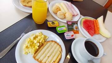 Free daily buffet breakfast