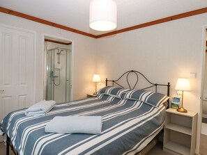 2 habitaciones, decoración personalizada y muebles diferentes 