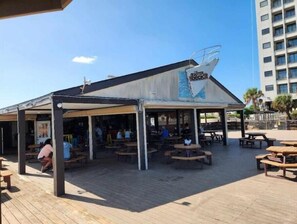 屋外ダイニングエリア